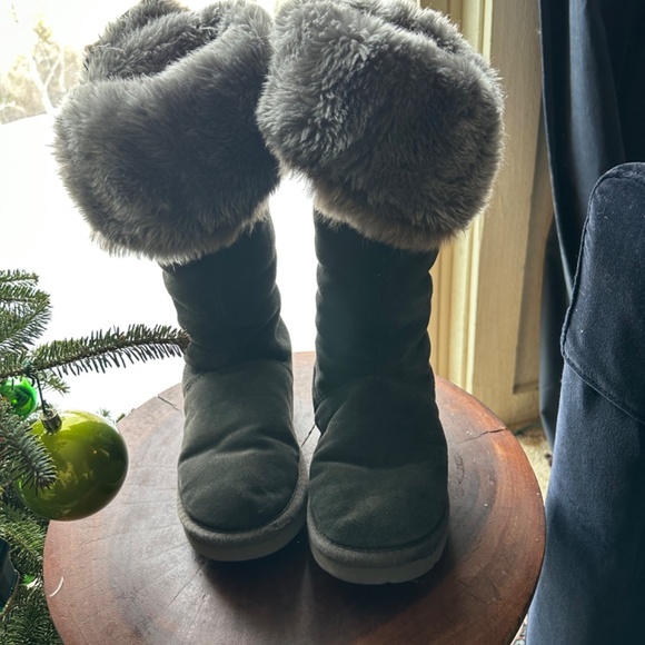 Pajar boots, Tommy Hilfiger boots ,UGG boots - Picture 8 of 11